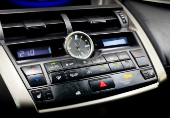 Подержанный автомобиль Lexus NX 2016 года (26 фото)