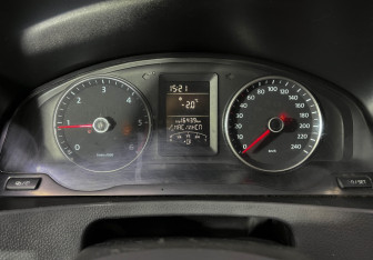 Подержанный автомобиль Volkswagen Caravelle 2013 года (14 фото)