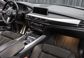 Подержанный автомобиль BMW X5 2016 года (11 фото)