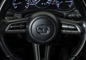 Подержанный автомобиль Mazda CX-30 2021 года (11 фото)