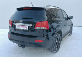 Подержанный автомобиль Kia Sorento 2012 года (5 фото)