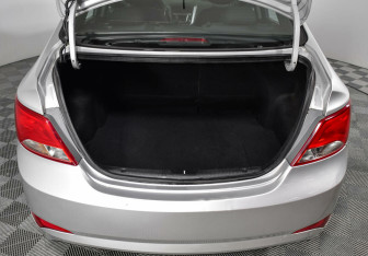 Подержанный автомобиль Hyundai Solaris Sedan 2015 года (11 фото)