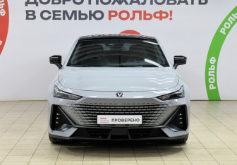 Подержанный автомобиль Changan UNI-V 2023 года (2 фото)