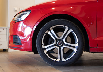 Подержанный автомобиль Audi A3 Sedan 2019 года (30 фото)