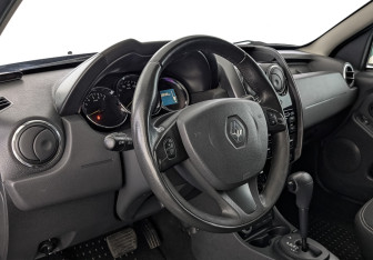 Подержанный автомобиль Renault Duster 2015 года (15 фото)