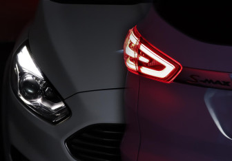 Подержанный автомобиль Ford S-MAX 2018 года (7 фото)