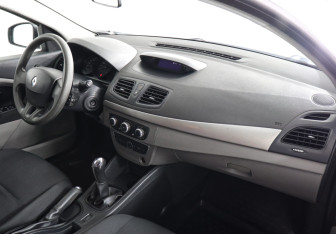 Подержанный автомобиль Renault Megane Hatchback 2012 года (6 фото)