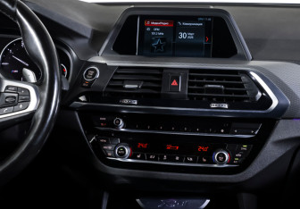 Подержанный автомобиль BMW X3 2019 года (14 фото)