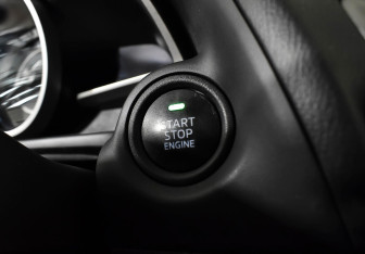 Подержанный автомобиль Mazda 3 Sedan 2014 года (14 фото)