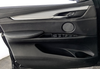 Подержанный автомобиль BMW X6 2018 года (19 фото)