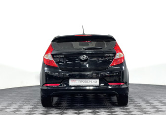 Подержанный автомобиль Hyundai Solaris Hatchback 2015 года (6 фото)