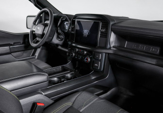 Подержанный автомобиль Ford F-150 2024 года (9 фото)