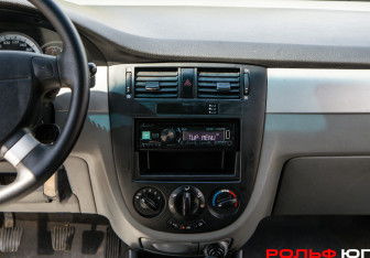 Подержанный автомобиль Chevrolet Lacetti Sedan 2012 года (12 фото)