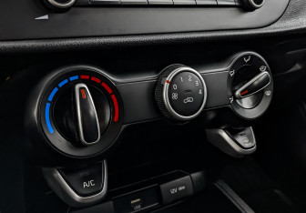 Подержанный автомобиль Kia Rio Hatchback 2021 года (20 фото)