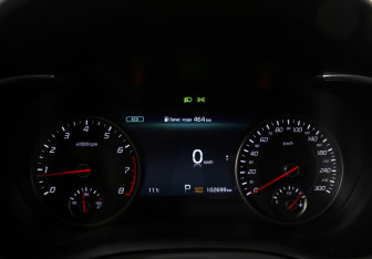 Подержанный автомобиль Kia Stinger 2021 года (11 фото)