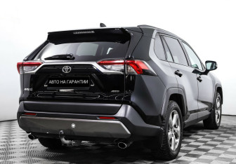 Подержанный автомобиль Toyota RAV4 2020 года (5 фото)