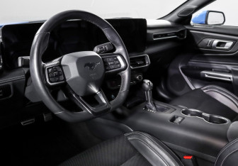 Подержанный автомобиль Ford Mustang Coupe 2024 года (14 фото)