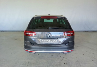 Подержанный автомобиль Volkswagen Passat Wagon 2018 года (5 фото)