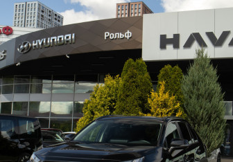 Подержанный автомобиль Toyota RAV4 2025 года (23 фото)