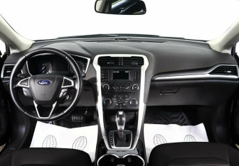 Подержанный автомобиль Ford Mondeo Sedan 2015 года (8 фото)