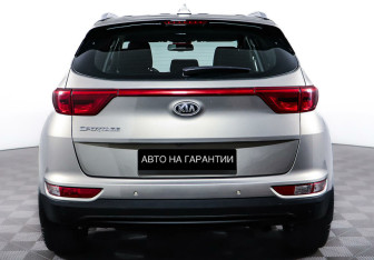 Подержанный автомобиль Kia Sportage 2016 года (6 фото)