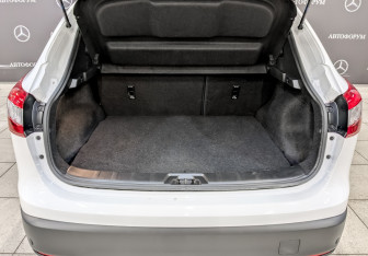 Подержанный автомобиль Nissan Qashqai 2018 года (10 фото)