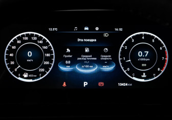 Подержанный автомобиль Omoda C5 2023 года (11 фото)