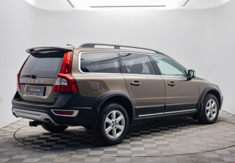 Подержанный автомобиль Volvo XC70 2013 года (5 фото)