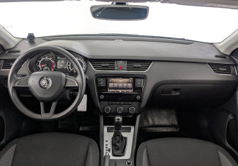 Подержанный автомобиль Skoda Octavia Liftback 2018 года (14 фото)