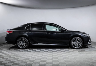 Подержанный автомобиль Toyota Camry Sedan 2023 года (4 фото)
