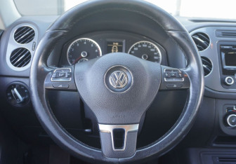 Подержанный автомобиль Volkswagen Tiguan 2012 года (14 фото)