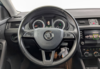 Подержанный автомобиль Skoda Octavia Liftback 2017 года (21 фото)