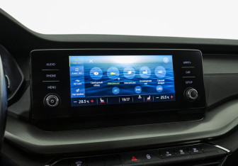 Подержанный автомобиль Skoda Octavia Liftback 2020 года (16 фото)