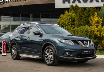 Подержанный автомобиль Nissan X-Trail 2015 года (2 фото)