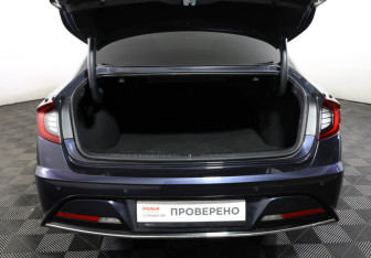 Подержанный автомобиль Hyundai Sonata 2019 года (10 фото)