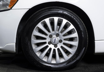 Подержанный автомобиль Volvo S40 2010 года (24 фото)