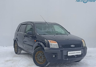 Подержанный автомобиль Ford Fusion 2006 года (3 фото)