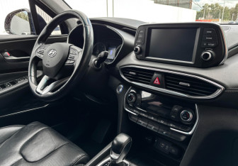 Подержанный автомобиль Hyundai Santa Fe 2020 года (9 фото)