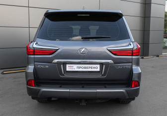 Подержанный автомобиль Lexus LX 2019 года (5 фото)