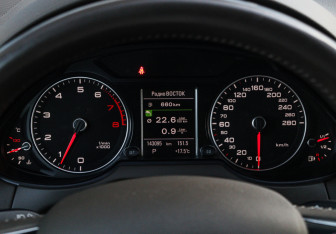 Подержанный автомобиль Audi Q5 2013 года (17 фото)