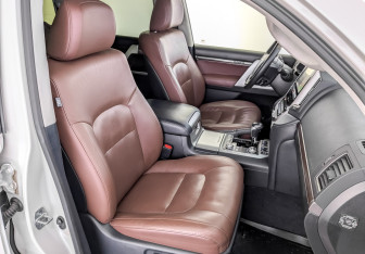Подержанный автомобиль Toyota Land Cruiser Suv 2016 года (24 фото)