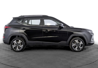 Новый Москвич 3 2025 (4 фото)