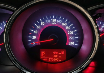 Подержанный автомобиль Kia Sorento 2012 года (17 фото)