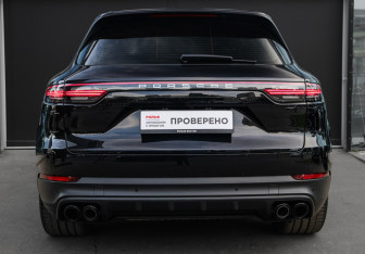 Подержанный автомобиль Porsche Cayenne 2019 года (5 фото)