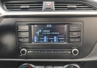 Подержанный автомобиль Kia Rio Hatchback 2021 года (17 фото)