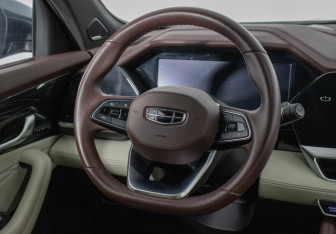 Подержанный автомобиль Geely Monjaro 2023 года (15 фото)