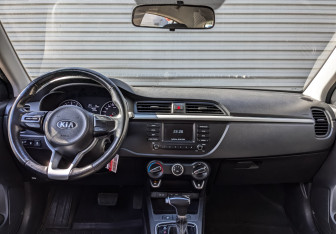Подержанный автомобиль Kia Rio Hatchback 2020 года (13 фото)