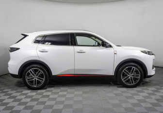 Подержанный автомобиль Changan UNI-S 2024 года (4 фото)