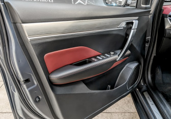 Подержанный автомобиль Geely Coolray 2021 года (18 фото)