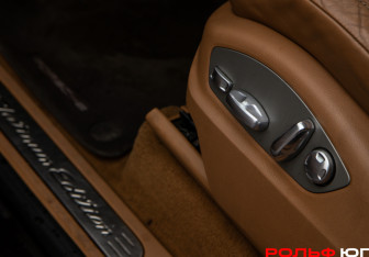 Подержанный автомобиль Porsche Cayenne 2014 года (19 фото)